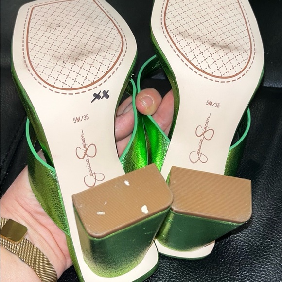 Green Quilted Jessica Simpson Zayde thin thong Sandals Block heels metallic sz 5 - Picture 5 of 5